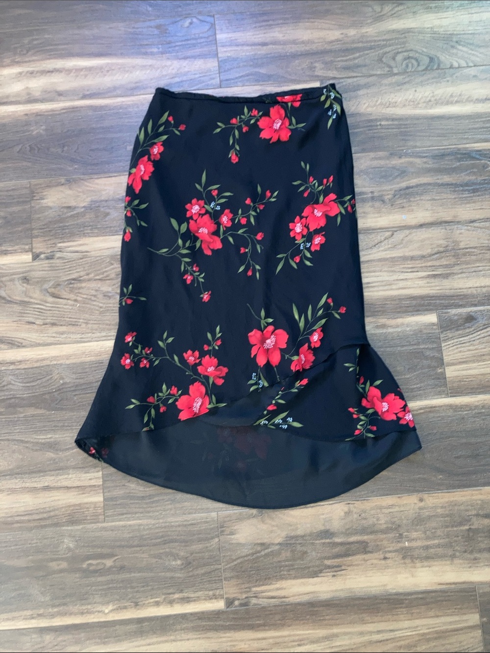 Donna Ricco Black Hi-Low Skirt with Red Floral Print